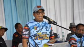 BUKA PAMERAN LOMBA BURUNG - Pj Gubernur Lampung Samsudin, membuka Pameran Lomba Burung Berkicau Tingkat Nasional dalam Rangka Hari Bakti PU Ke-79 Tahun 2024, di halaman Kantor Dinas Bina Marga dan Bina Konstruksi Provinsi Lampung.