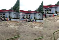 DIAMUK MASSA - Tangkapan layar pelaku perampokan ramai-ramai diamuk massa usai beraksi siang bolong di SPBU Negeri Sakti, Jalan Raya Kurungan Nyawa, Kecamatan Gedong Tataan, Kabupaten Pesawaran beredar di media sosial, Senin (23/12/2024).
