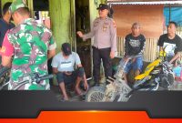 POLSEK Cerenti bersama Koramil Cerenti melaksanakan Patroli Sinergitas TNI-Polri dan Door to Door System (DDS) pada Sabtu, (4/1/2025).