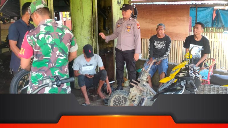 POLSEK Cerenti bersama Koramil Cerenti melaksanakan Patroli Sinergitas TNI-Polri dan Door to Door System (DDS) pada Sabtu, (4/1/2025).