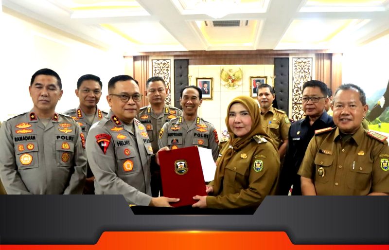Pemkot Bandar Lampung resmi menghibahkan tanah seluas 1 hektar kepada Polda Lampung. Penyerahan secara simbolis berlangsung di ruang kerja Kapolda Lampung.